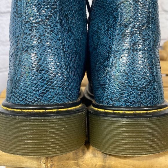 Dr Martens Delaney Blue Python Print Combat Boots Size 3/34 - Picture 10 of 10